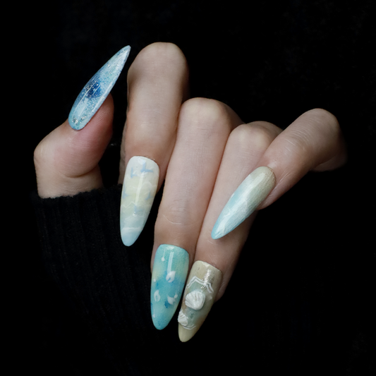 Ocean-Inspired Press On Nails, Hand-Painted Coastal Fake Nails, Minimalist & Elegant Seashell Nail Art in Blue and Green Hues,Reusable Nails