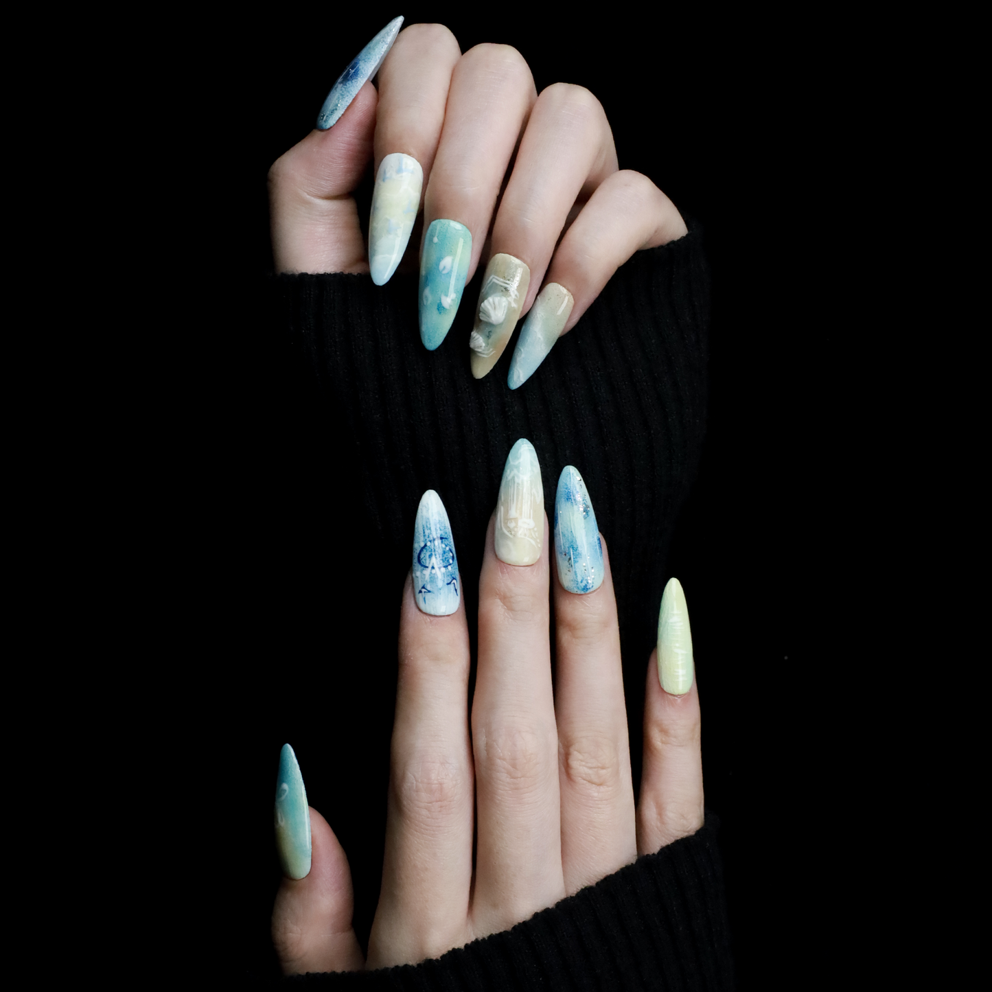 Ocean-Inspired Press On Nails, Hand-Painted Coastal Fake Nails, Minimalist & Elegant Seashell Nail Art in Blue and Green Hues,Reusable Nails