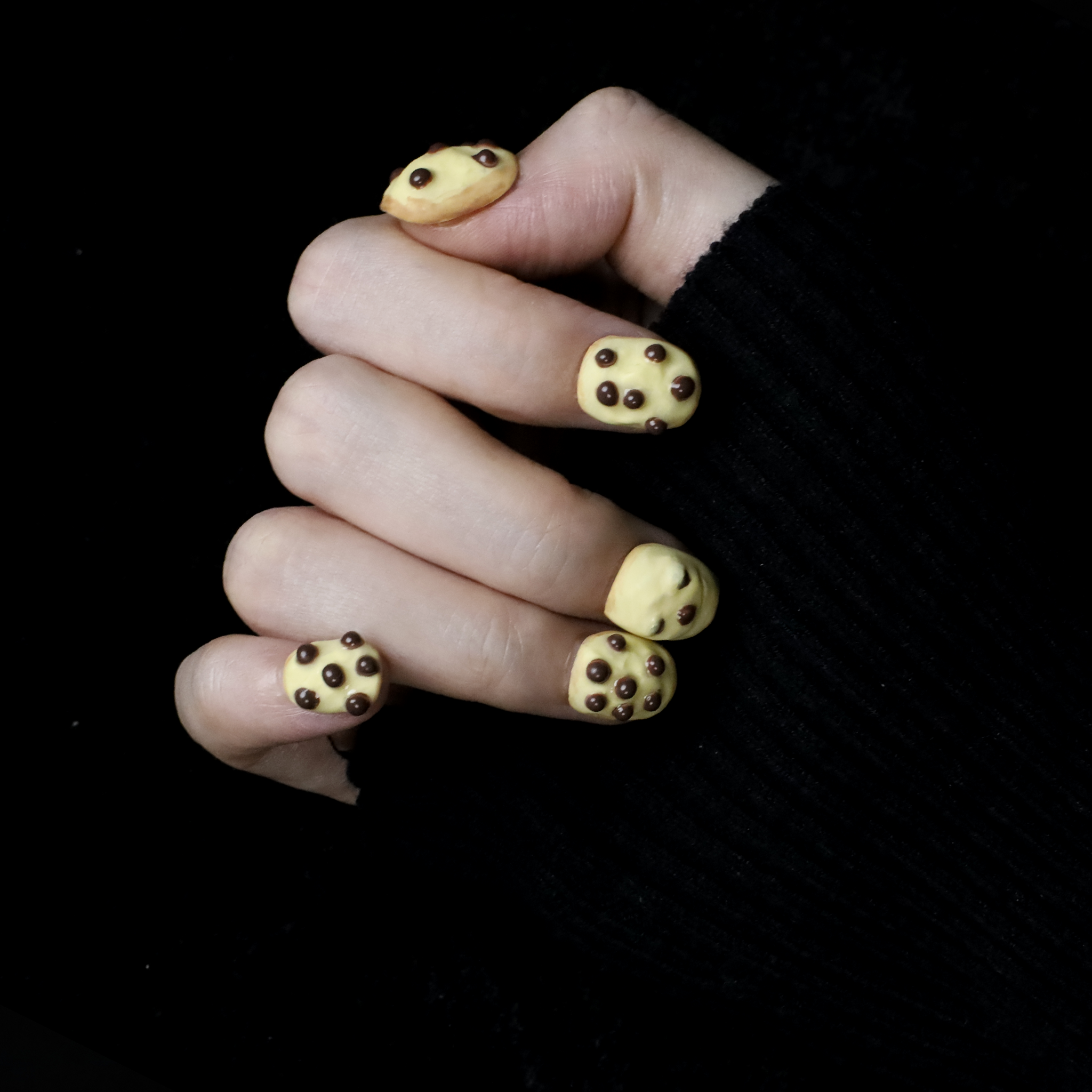 Spooky Dot Cute and Creepy Halloween Press-on Nails | 3D Dots Nails | Yellow Nail | Short Oval｜Handmade Nails, Reusable nails, Fake Nails