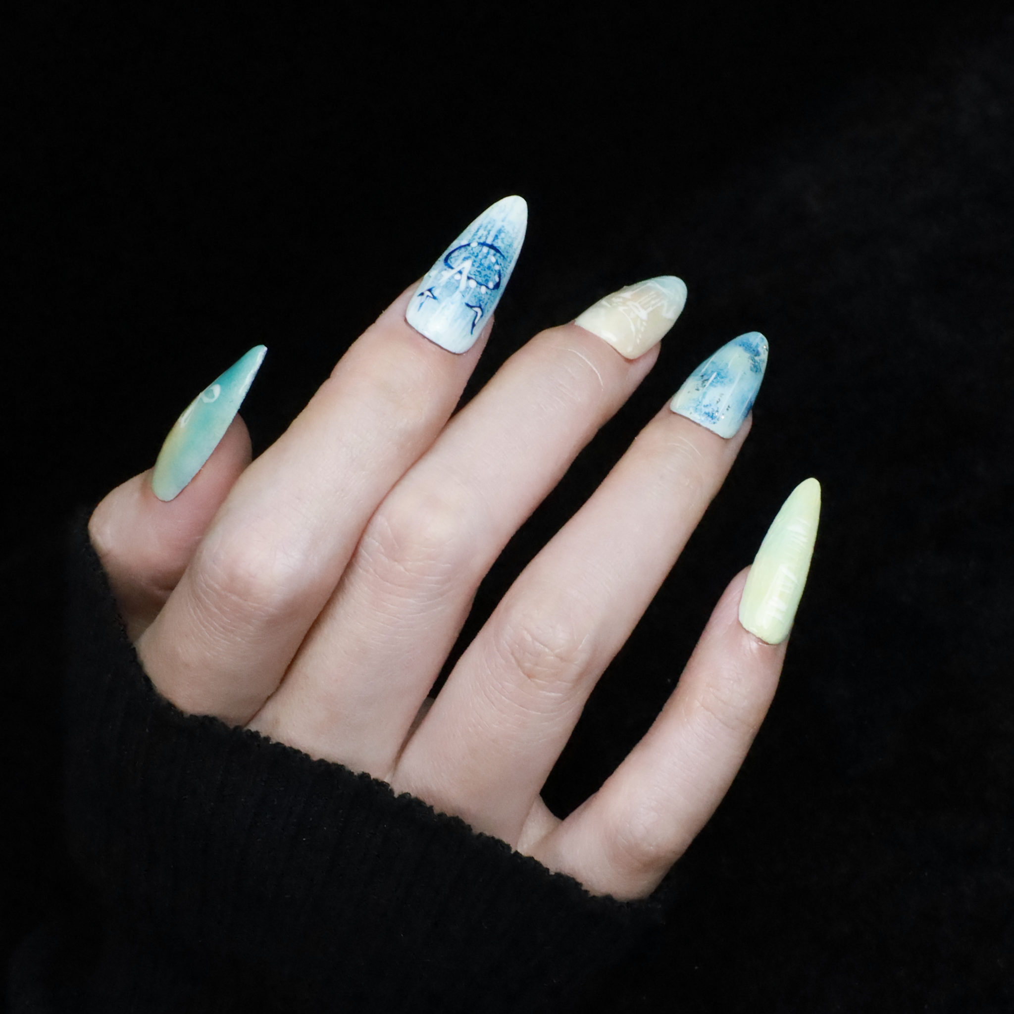 Ocean-Inspired Press On Nails, Hand-Painted Coastal Fake Nails, Minimalist & Elegant Seashell Nail Art in Blue and Green Hues,Reusable Nails