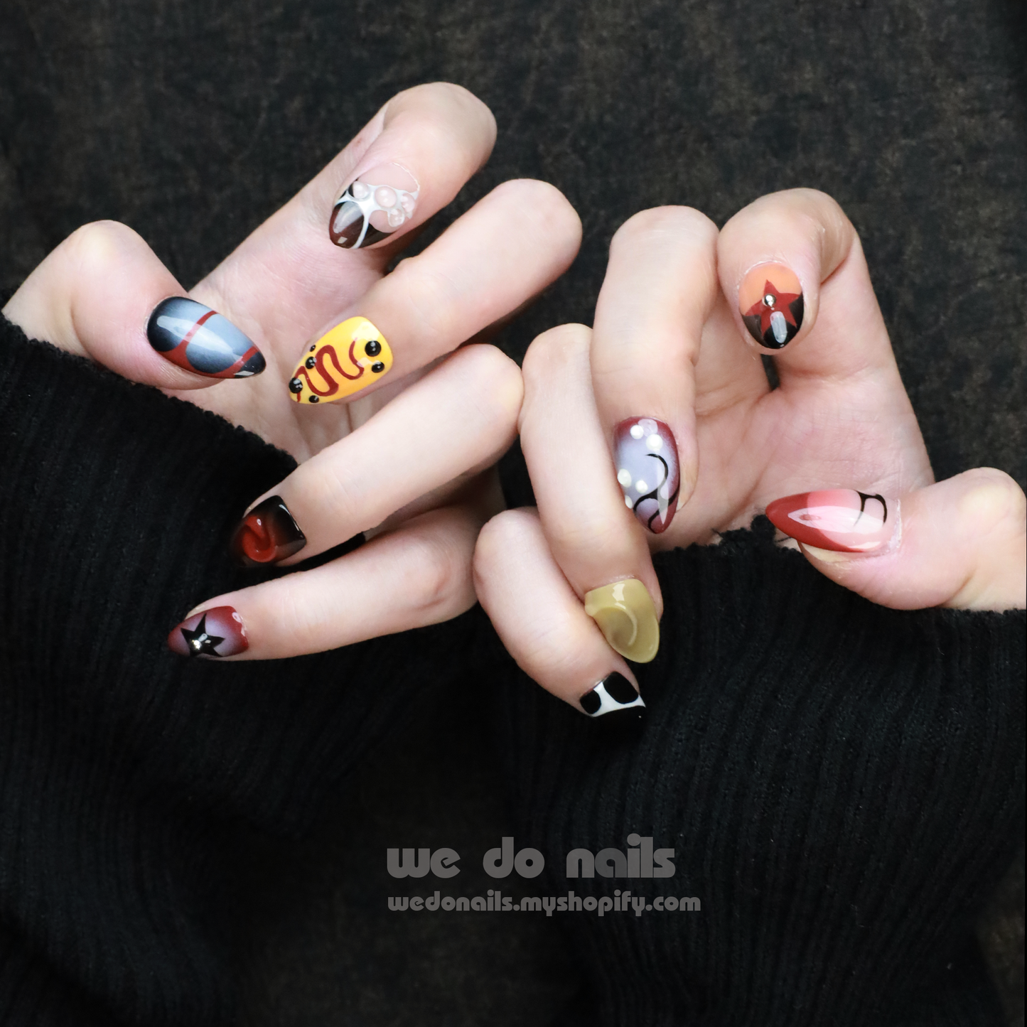 Snake-inspired Custom Press On Nails  | 3D, Unique and Stylish | Extra Short Almond